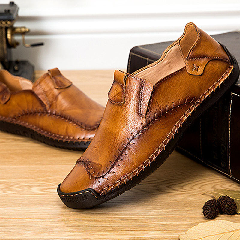 Men's business leather shoes with breathable foot cover, hand-sewn retro casual shoes