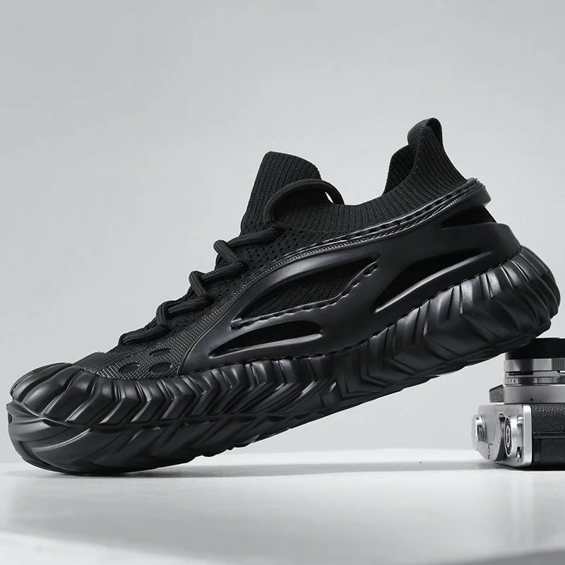 New breathable thick-soled height-enhancing sports shoes with flying mesh uppers