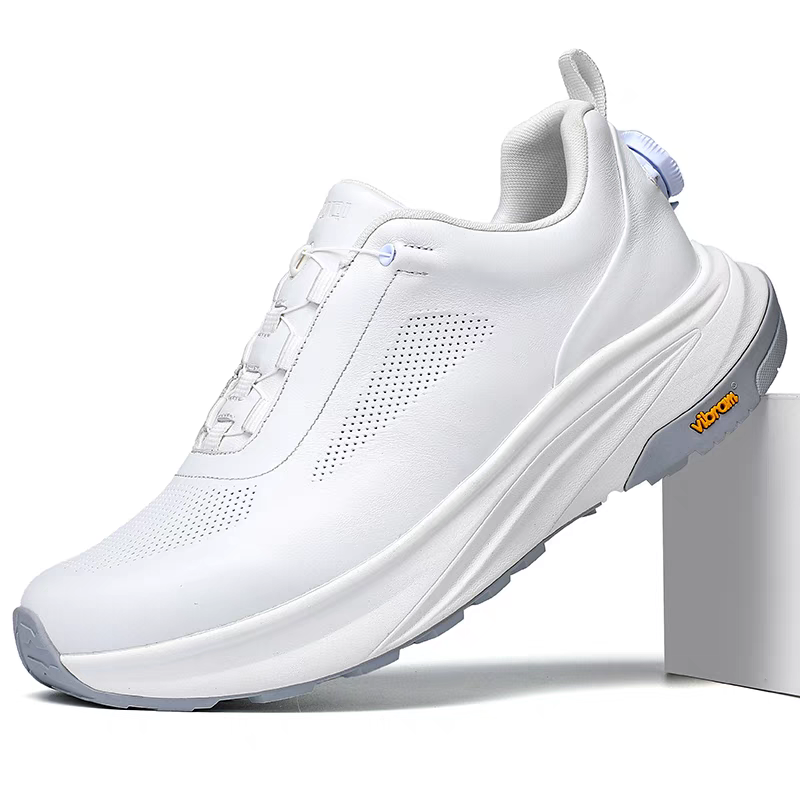 Neue Laufschuhe aus schwarzem Leder mit dicker Sohle und drehbarem Knopf 