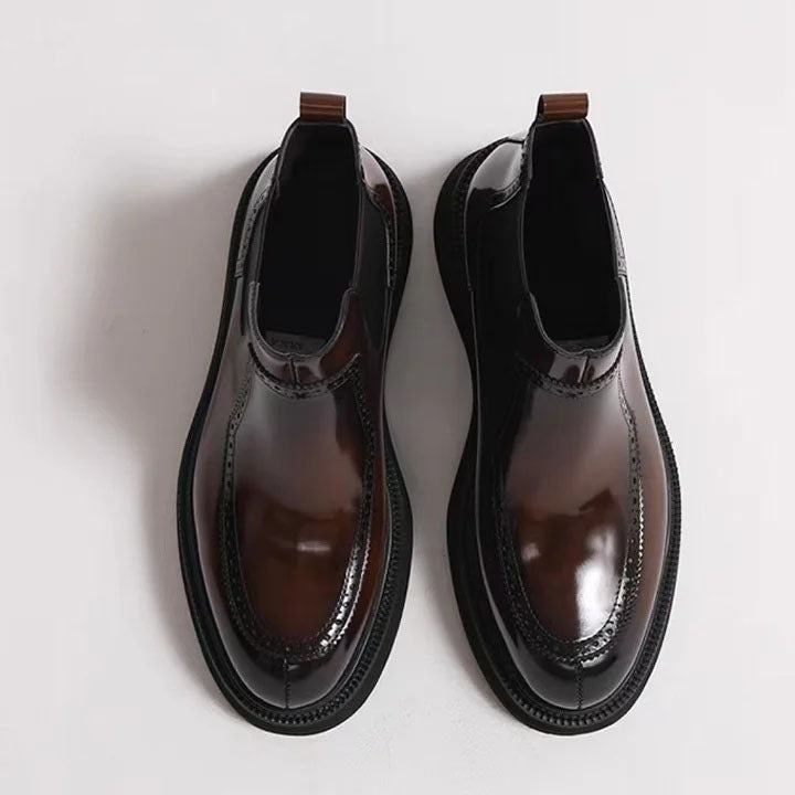 Handgefertigte, hochglänzende Lederstiefel | Eine gewagte Mischung aus Chelsea- und Martens-Stil