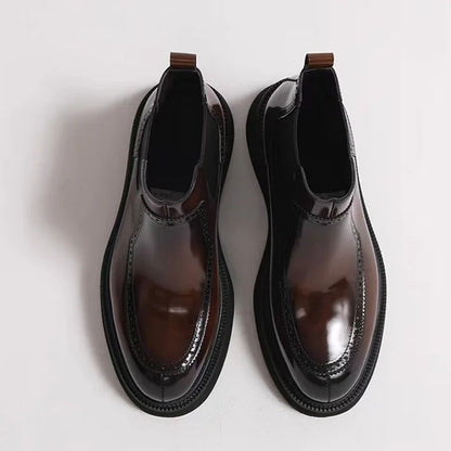 Handgefertigte, hochglänzende Lederstiefel | Eine gewagte Mischung aus Chelsea- und Martens-Stil