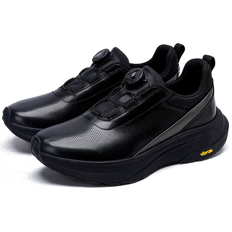 Neue Laufschuhe aus schwarzem Leder mit dicker Sohle und drehbarem Knopf 