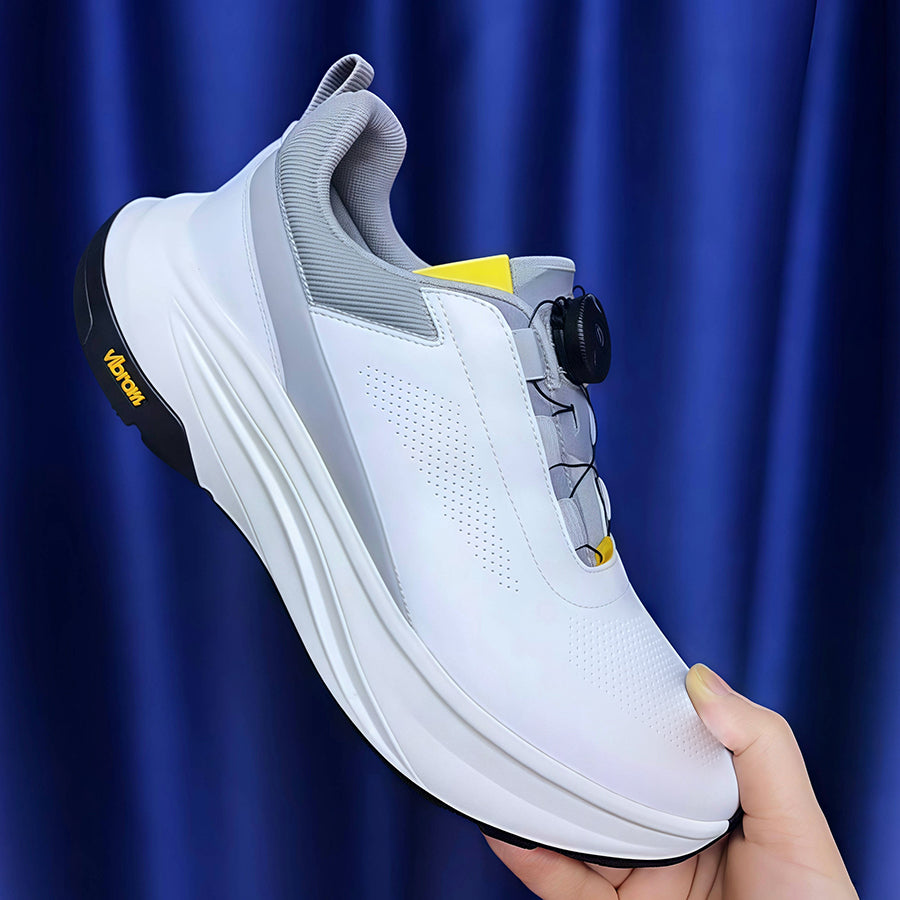 Neue Laufschuhe aus schwarzem Leder mit dicker Sohle und drehbarem Knopf 